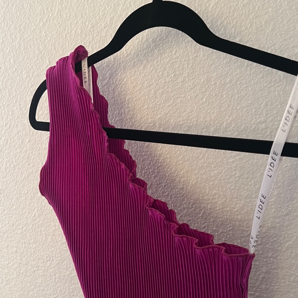*HOT* 🥵 L'idée Soirée One Shoulder Dress *rare grape color**** - Picture 4 of 8